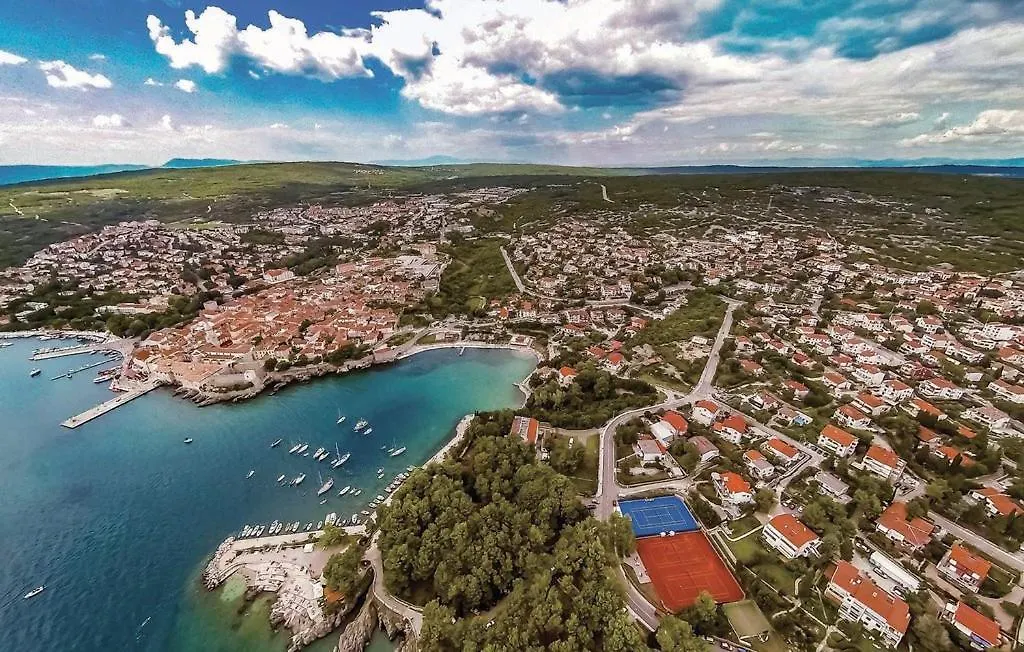 Apartment Zarok 2 Baska