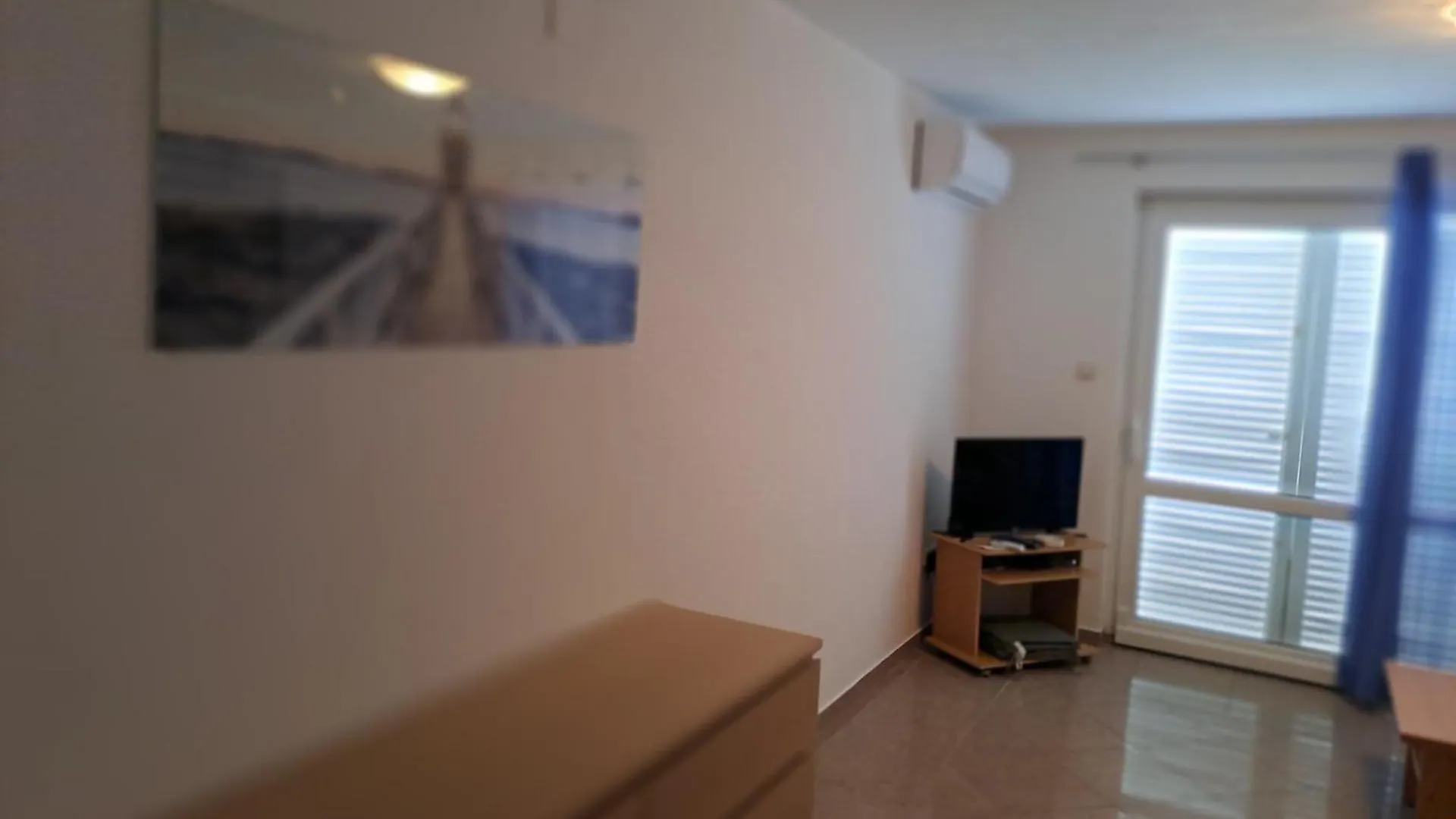 Apartment Zarok 2 Baska  Croatia
