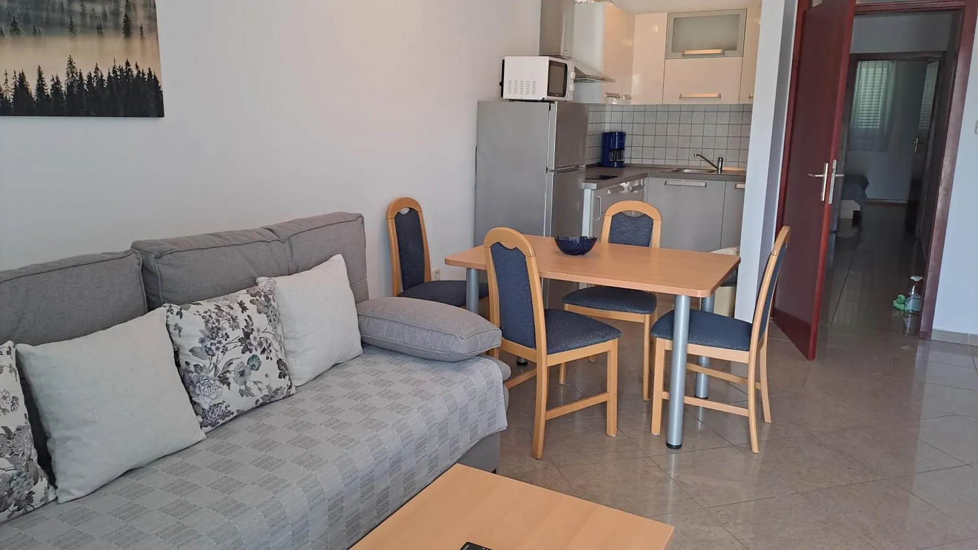 Apartment Zarok 2 Baska