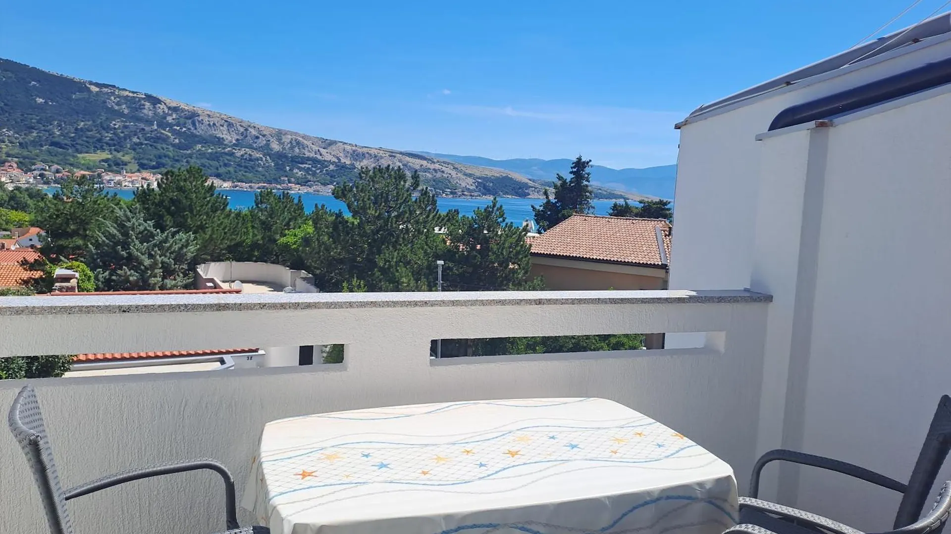 Apartment Zarok 2 Baska